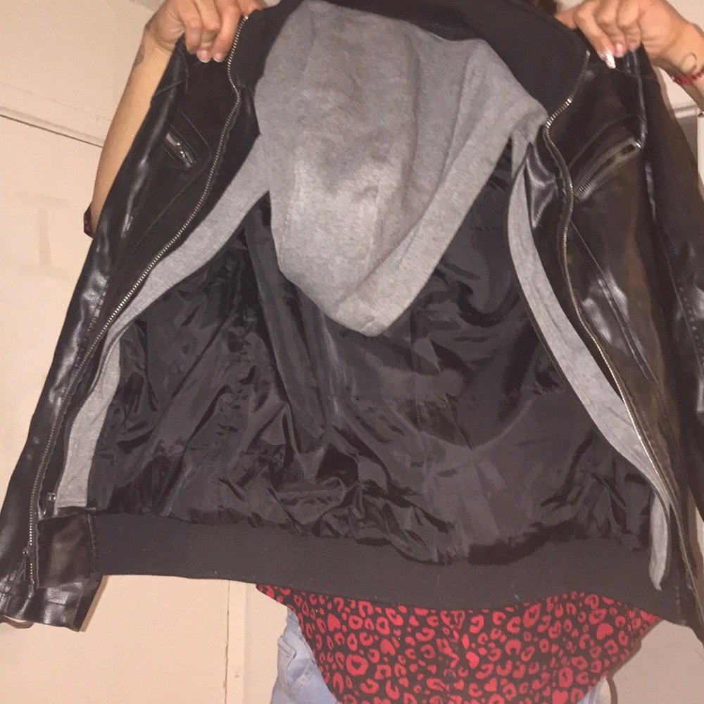 Black jacket Vince camutu